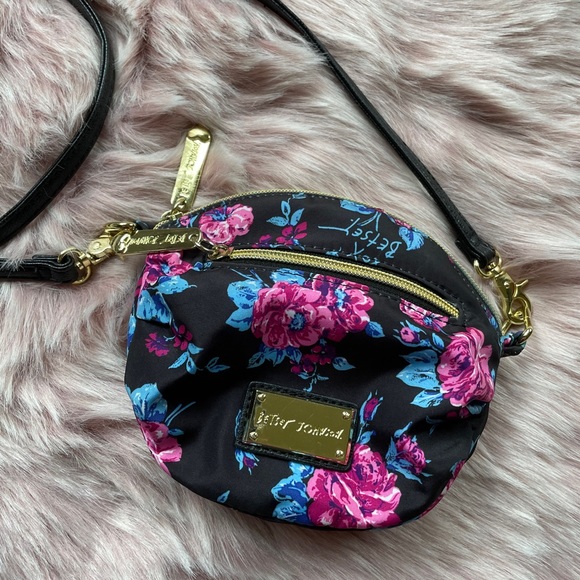 Betsy Johnson Small Crossbody Purse - Picture 2 of 16